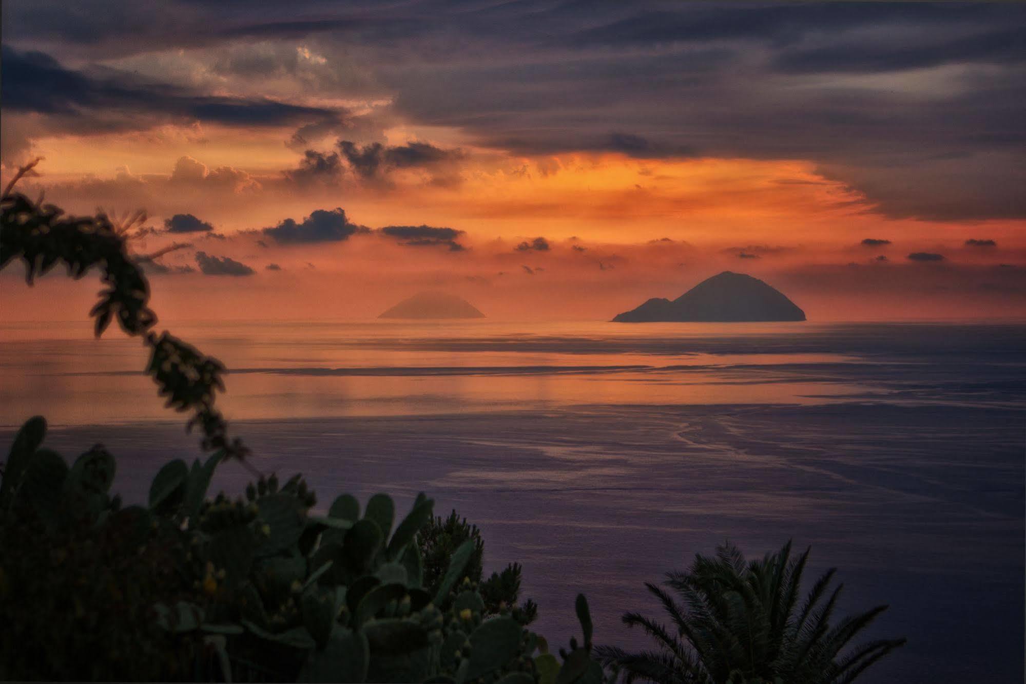 Punta Sallustro Lipari Ngoại thất bức ảnh